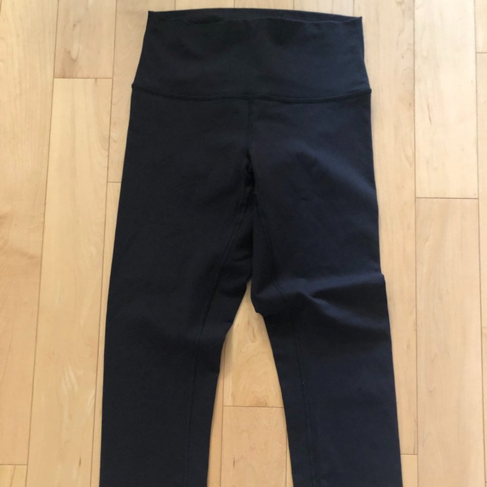 Lululemon Sz 6 High rise crop